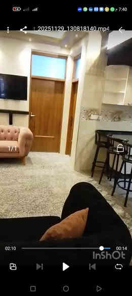 شقة ارضية للبيع الاعظمية الشيوخ/قرب جامع خطاب  واسواق الريماس فرع اسماك ناجي نعوش  تحتوي على صاله مفتوحة على المطبخ وغرفتين5×3 ومناور عدد 2 بالاضافة الى مطبخ تركي وغرفة نوم وغرفة اطفال مع الشقة ضمن السعر الكلي للتواصل على الرقم ***********
