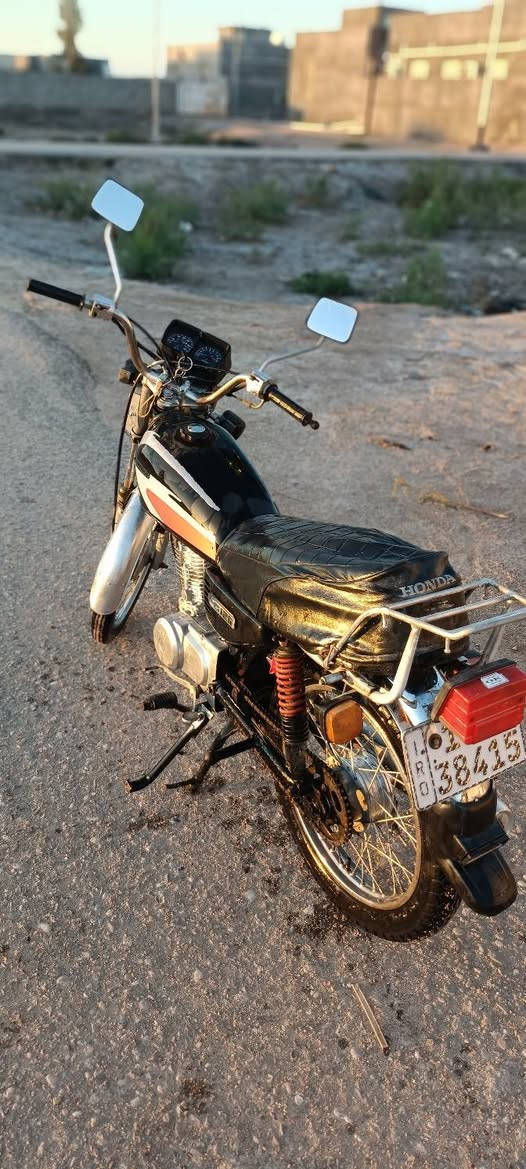 سلام عليكم شباب دراجه نامه شلامجه مديل 2013بس مرتبه دراجه نضيفه 
***********رقم ابو الدراجه
