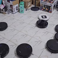 مكنسة روبوت • سيلفر كرست • مستعمل نظيف