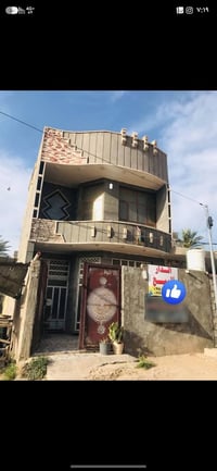 ١١٠ م طابقين للبيع الطابق الاول مطبخ واستقبال وصاله وغرفه وحمام وطرمه ...