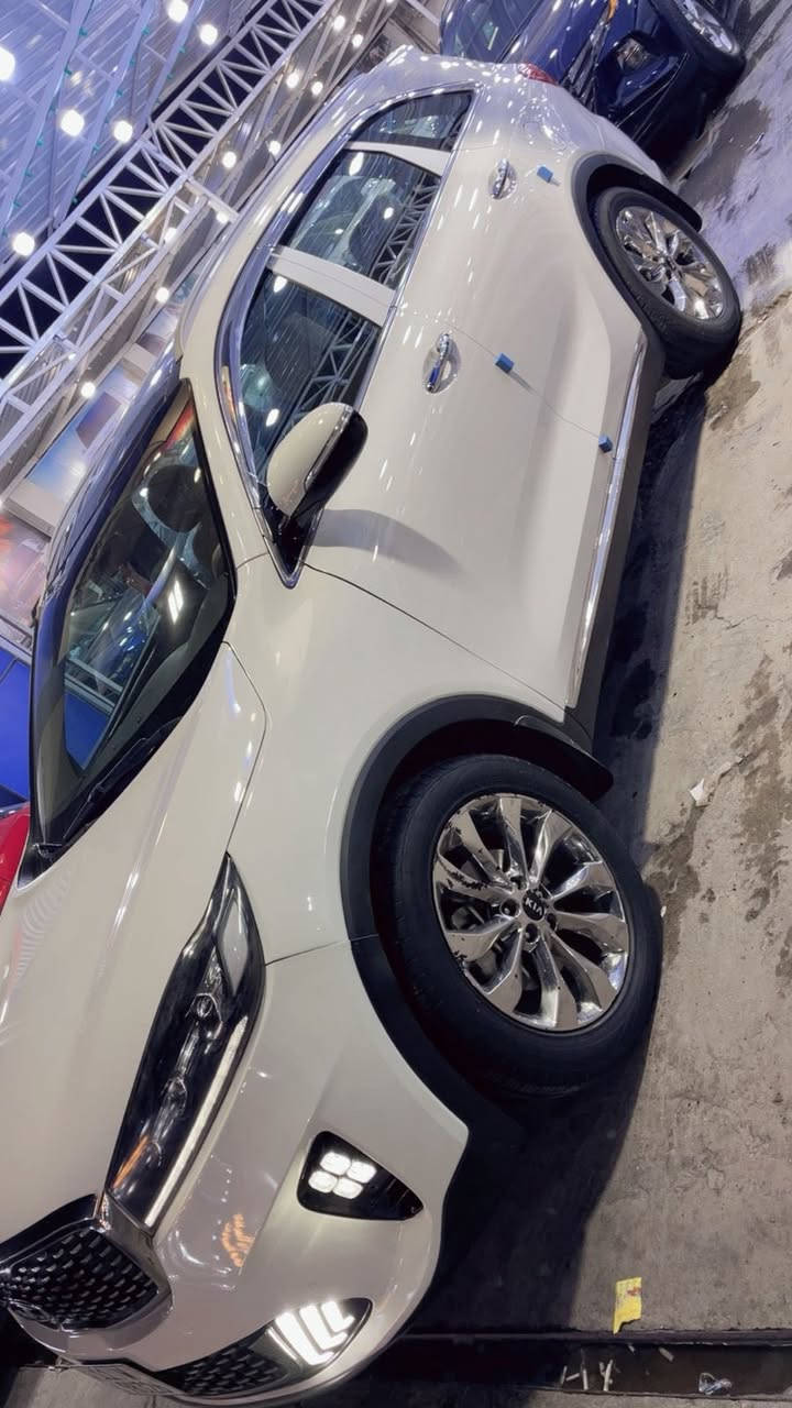 سلام عليكم كيا سورنتو موديل ٢٠١٨ فول موصفات ٦ سلندر  بانوراما  جنطه كهرباء  حساس امامي وحساس خلفي وكامره دواره لد صباحي بردات خلفيه كراسي كهرباء 
مري ترحيب السياره بيها ربع جاملغ امامي مصبوغ فقط 
موقع السياره بغداد معارض البياع 
هـ ***********
