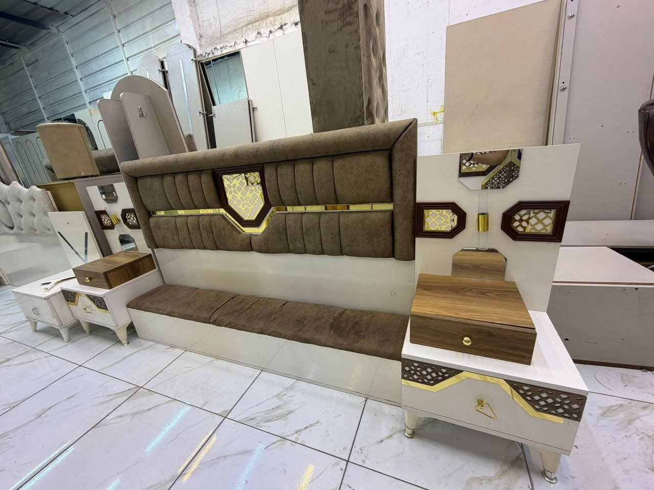غرفه تركيه 10قطع نضافه فول مع النقل والشد800الشراي يتفضل واتساب ***********
