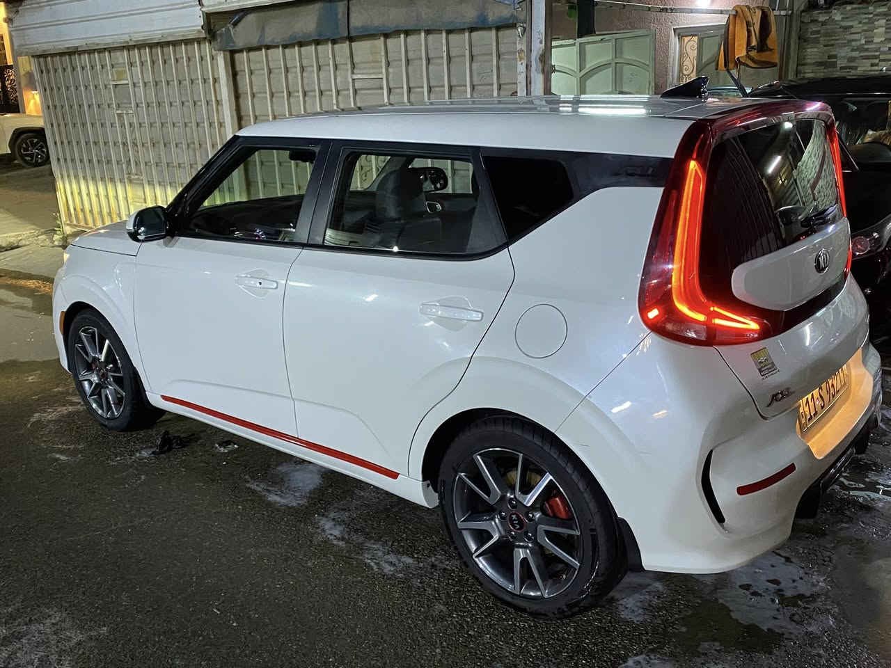 السلام عليكم للبيع أو مراوس
صول موديل 21 vip  اعلى فئة بالصول 
حادثها حادثها موضح كلش بسيط كلشي راجع بمكانة بدون تبديل ليبل واخد حتى الدعاميات بلادية بشرط الفحص سونار 
مواصفاتها 
بصمة 
فتحة
كشنات تدفئة 
ستيرن تدفئة
شاشة جبيرة 
انارة داخلية متغير بلادي 
داتا شو عرض معلومات 
محرك 1600  تيربوا 🚀🚀
لايت بكلايت لد بلادي 
تبريد مناخ منفصل وثلج 
اشاير بالمري 
كشنات رياضي جلد ومخمل مختم ب علامة صول مطرز بأحمر 
تحكم ستيرن 
قيادة ذاتية 
تحديد مسار 
رادار امامي خلفي وجانبي يعني 360
اوتو ستوب حساس ازدحام 
مود درايف 
ويل 18 رياضي 
نحن تاير جديد جواها 
رقم بغداد باسمي تحويل ثاني يوم 
سيارة كلش جديدة وأحلا من الصور وابيع شرط السونار 
دوسات رياضي مطعم بلون احمر 
ماشية 27 الف 
سيارة عليها ادامه كاملة من دهن وفلاتر وكلشي جديد بيها ما ناقصها ربع دينار ما تصرف عليها 
مكاني بغداد البنوك 
*********** 
السعر 143 وبيها مجال شي بسيط ان شاءالله 
اخوان الي ما تعجبة السيارة ختولي تروحلة فدوى ما يحتاج تعلق تعليق ويجيك رد مو حلو بحقك 
كلشي موضح بالمنشور يمك والتوفيق للجميع
