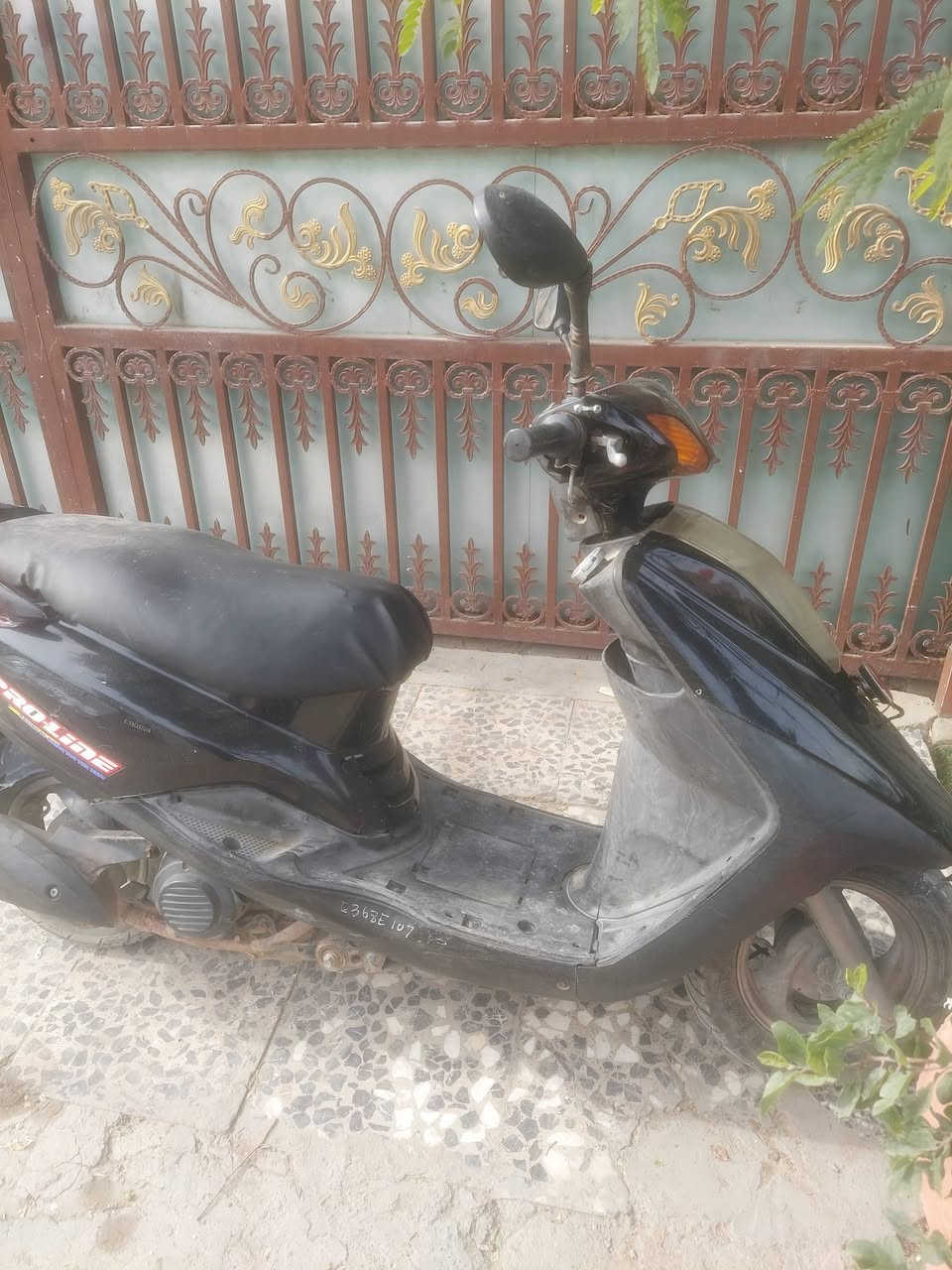 سلام عليكم بريز دراجه نضيفه تشتغل هندر نقصه باتري. كيجات كهربائيات شغاله.   مكينه ناعمه. سعر ٣٧٥. مكاني البياع.   ***********
