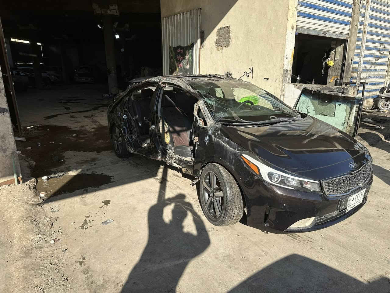 السلام عليكم 
اخوان للبيع 
كيا سيراتو موديل 
2017 رقم بغداد 
السياره بسمي تحول مباشر
مكان السياره بغداد المشتل
السعر 47 (***********
