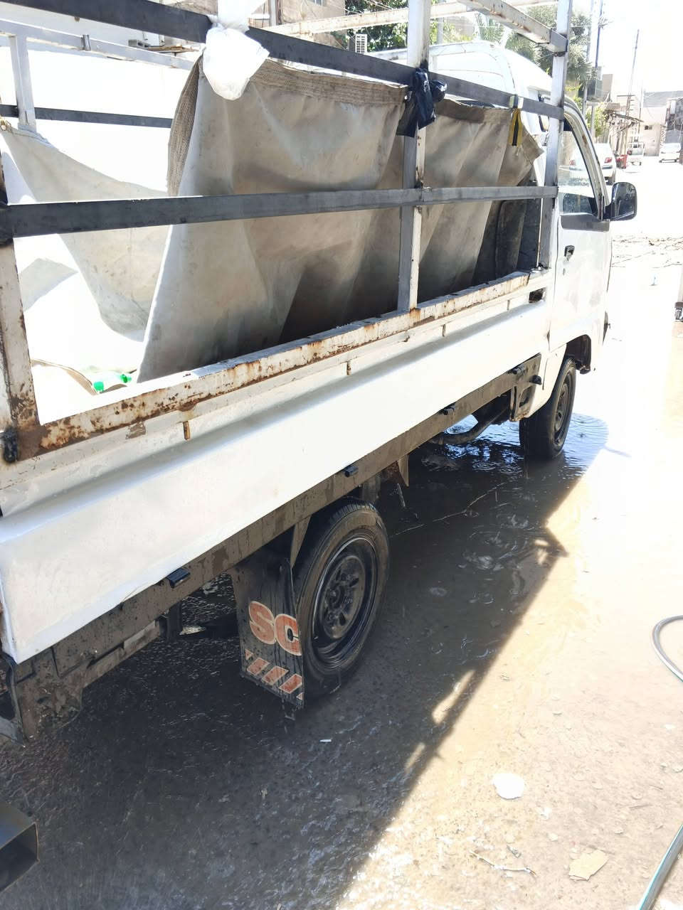 سياره فاو للبيع بسعرمناسب مكفوله من محرك وكير سعرهه 1300 وبيه مجال الشراي يتصل ***********
