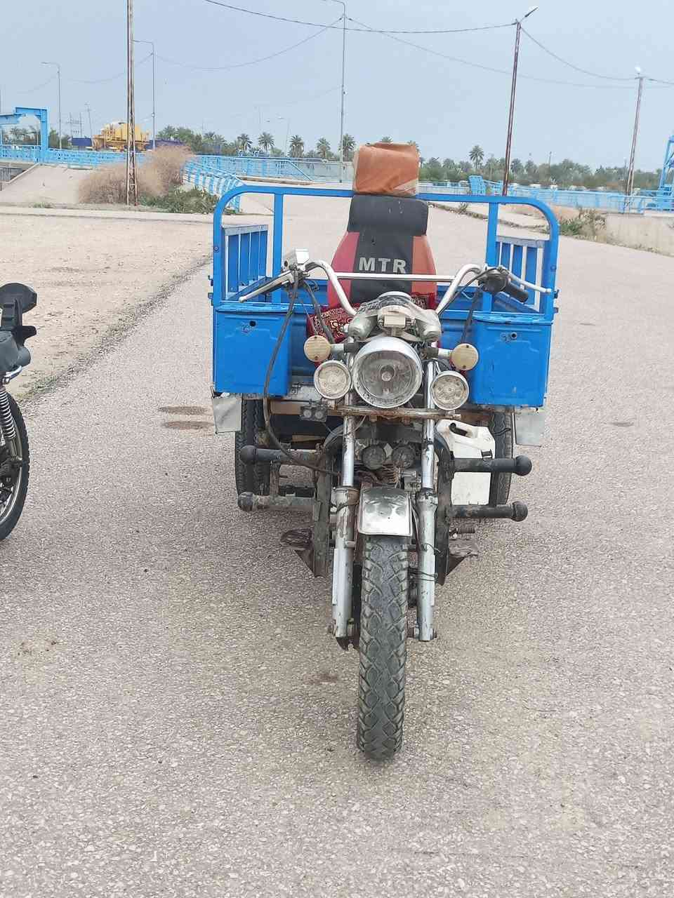 السلام عليكم ستوته البيع مديل 15 مراوس هم عادي كهربايات شغاله تايرات نضيفه اكسن جمره مقفل مكينه 15 مو كلش نضيفه شوفت عينك شاصي مكفول حصيرته تعبتنه شويه مكان غماس السعر 650 وبيه مجال هاذه رقمي التواصل ***********
