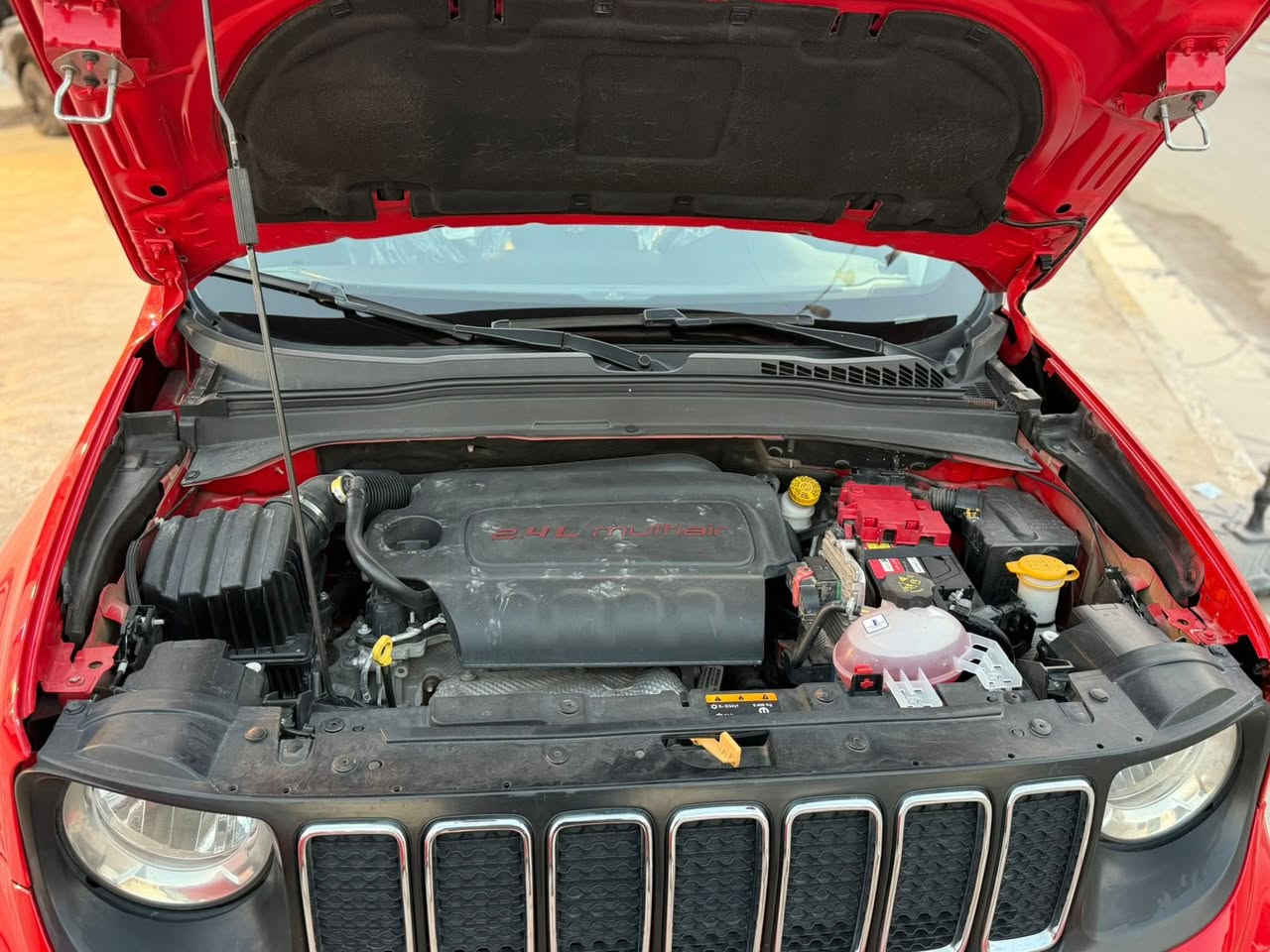 : جيب رينكيد
الفئة : sport
الموديل : ٢٠٢١
اللون : احمر
حادث السيارة : الجاملغ الايسر فقط مبدل وعندي القديم 

محرك ٢٤٠٠ المرغوب بانزين عادي تنفس طبيعي 

الــمــواصــفـــات 
{1} بصمة تشغيل 
{2} شاشة 
{4} انضمة قيادة : اوتو
{5} كامرة خلفية دوارة مع الستيرن 
{6} لد نهاري 
{7} ويل بلادي 
{9} سايد بريك بصمة 
{10} مانع انزلاق 
{11} فول تحكم ستيرن 
{12} جام اوتو يصعد دكمة وحدة وينزل 
{13} منافذ USB

***********
***********
مهند الجبوري
داخل اسود كلش نظيفه ماشيه ٣١ الف عليها ادامه كامله من دهن ولا گلوب بالدشبول مشتغل تخم تاير جديد
