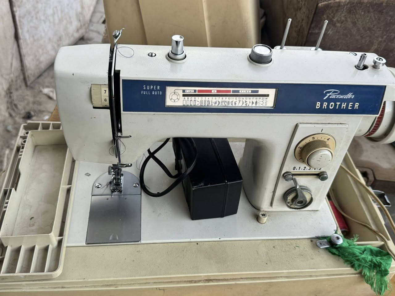 السلام عليكم مكاين خياطه ابرذر ياباني نسبه النضافه 95/ المكان واسط العزيزيه /للاتصال والاستفسار /***********
