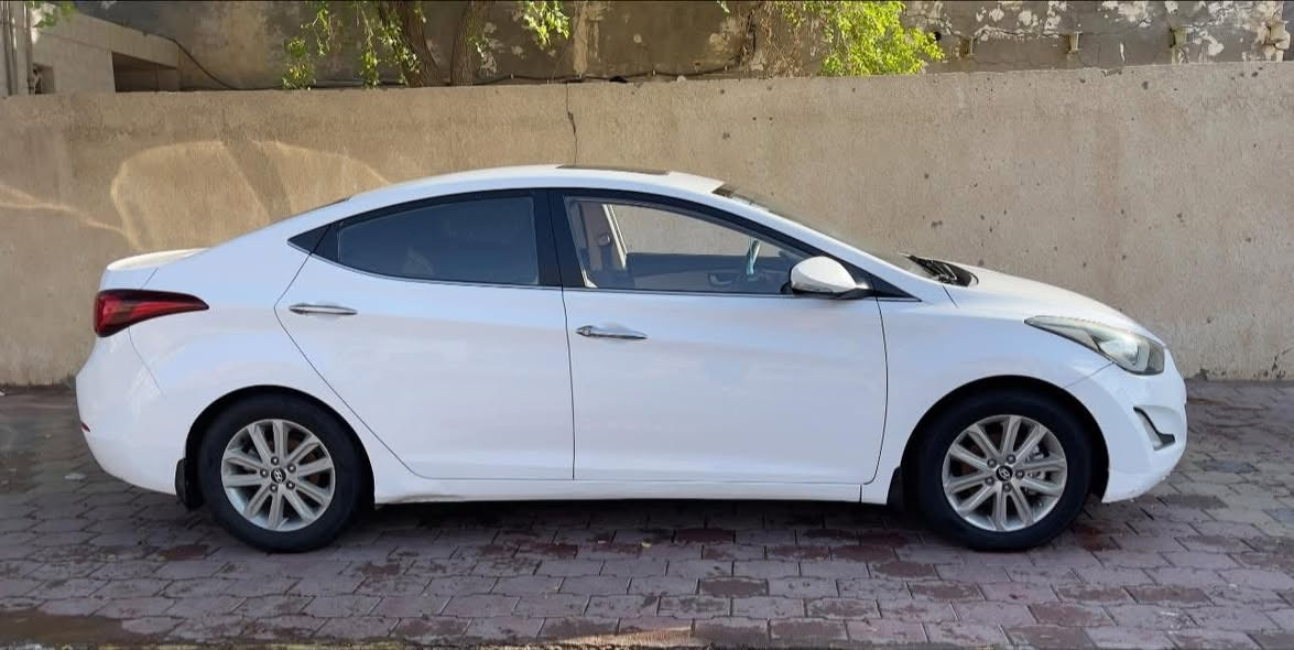 سلام عليكم
النترا ٢٠١٦ خليجي 
سنوية بسمي لل ٢٠٣١رقم بغداد نگليزي
فول مواصفات للاخير 
مكينه 1800 دوش 
ضرر الدوسه صبغ و بيها تكحيل فقط كما موضح في السونار 
مواصفات؛ 
سلايد روف
تحكم ستيرن جهتين 
ويل كب 5 شاشه تاب 
ايكو تقليل صرف 
لايت زنون عدسه ولد امامي وخلفي 
تبريد قطعتين ،
تخم تاير جديد وحداديه جاهزه من كلشي 

الاستفسار ‭٠٧٨٦ ٢٤٥ ٤٠٤٠‬

السعر :: ١٣٥ وبيها مجال
المكان ميسان
