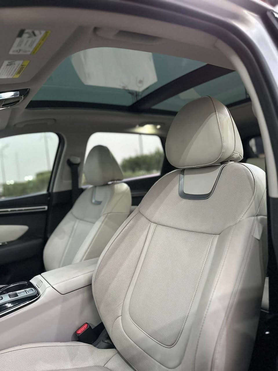 السلام عليكم 
توسان 2024 فول مواصفات ماشية 5 الف فقط 
حادثه بابتين وبيها طخه بسيطه بالبنيد موضحه بصور ايرباك ستيرن وبرده فقط
بجم كبس بلادي شواصي ولغود كفاله 
لون سلفر وارد امريكي فول مواصفات 
لمتد vip اوتو بارك
المواصفات : بانوراما / بصمة / جلد / كشن كهرباء / خزن كشن
ميموري / جنطة كهرباء / شاشة كبيرة 20 انج / شاشة ديجتال / انارة داخلية LED / كير دكم /سايد بريك دكمة / مود درايف / اوتو ستوب / محرك 2500 / تدفئة وتبريد بالكشنات / مانع انحدار / ٤ كامرات + شاشة عرض كامرة رباعية / تبريد قطعتين. / نظام HTRAC / رادارت / شفتات ستيرن / رادار نقطة عمياء / تشغيل عن بعد / تحريك بالبصمه( اوتو بارك)/ تدفئة ستيرن. / كامرة في المري الجانبية مع الاشارة
مكاني بغداد جديده الامين ***********
السعر 185وبيها مجال بغداد, العراق
