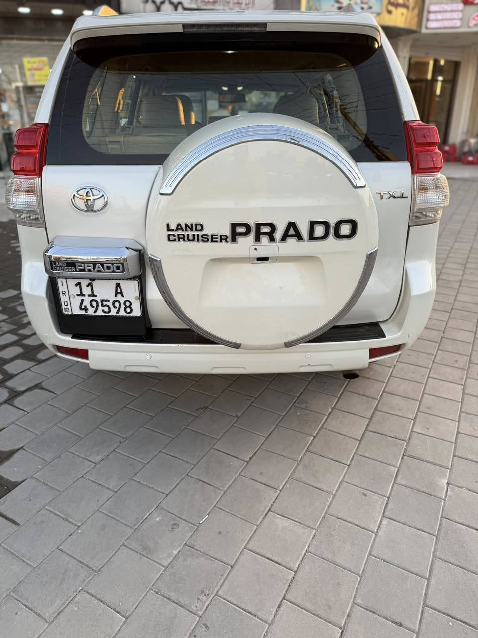 تحية طيبة لكم 
برادو 2012 خليجي مكفوله كفاله عامه (عدا كم شخط ب باب ) 
كويتي فول مواصفات 
6 سلندر 
السياره جديدة بمعنا الكلمه 
***********
