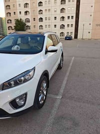 سورنتو  2018 خليجي فول عدة الفورويل  بصمة  بانوراما  صندوق كهرباء  كشن...