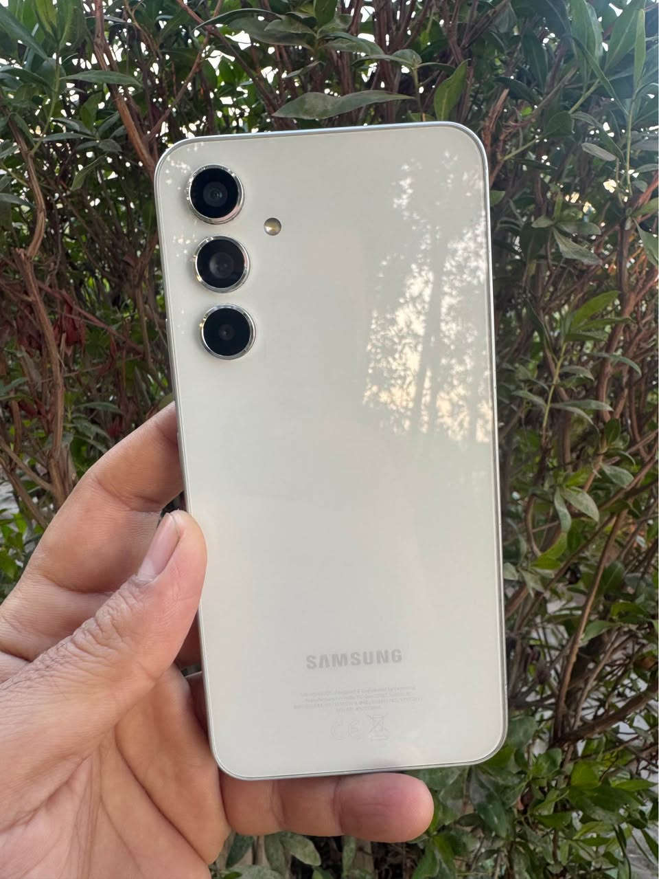 السلام عليكم للبيع سامسونج A54 5G ذاكرة 256 عشوائية 16 جهاز نضيف كلش مامتعوب جهاز مواصفاته قوية كلش معروفة من سامسونج ملحقات فقط كيبل شحن اصلي السعر 250 الف وبي مجال مكاني البصرة *********** البصرة, العراق
