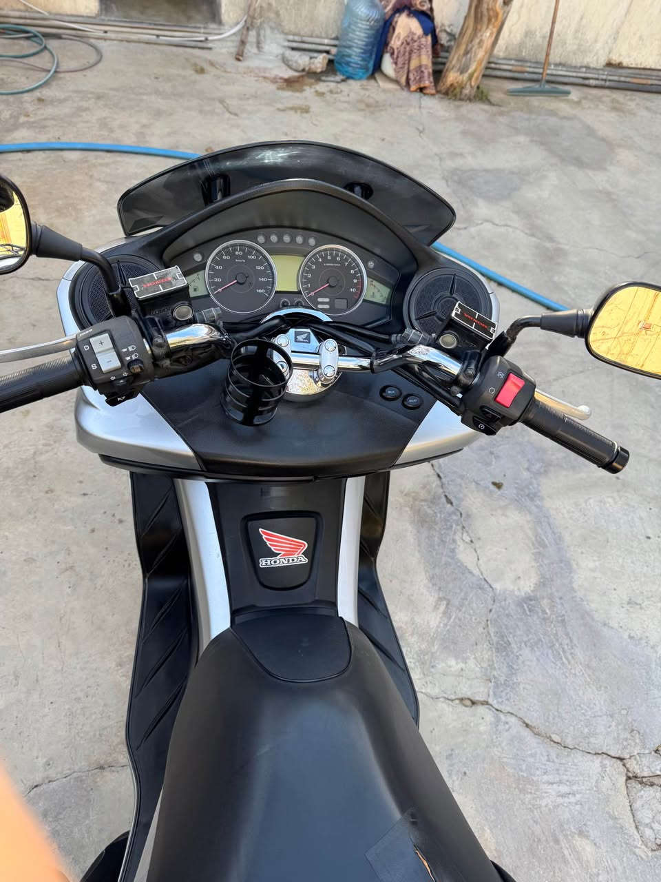 بو نرخى و زانيارى زياتر په يو ه ندى بكه *********** Singapore
