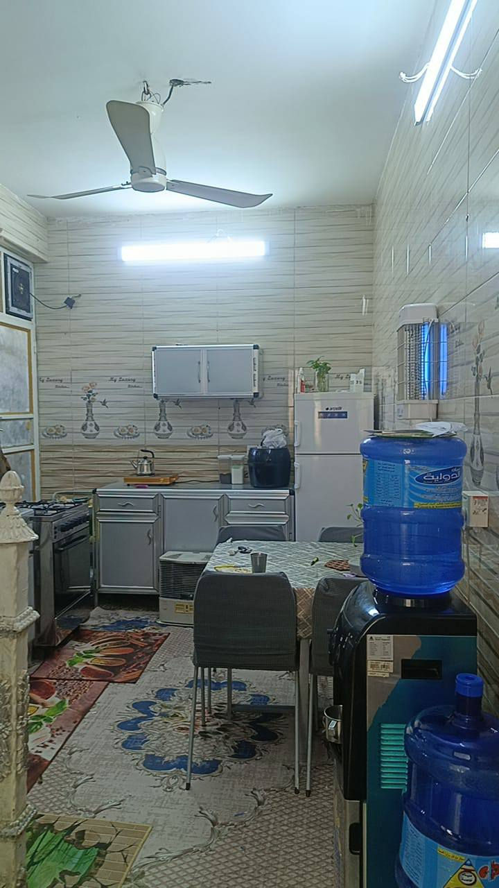 بيت ٥٠ متر طابو ملك بكراره بشارع ١٥ البيت طابقين طابق اول هول مطبخ صحيات وطابق الثاني غرفتين غرفه كبيره وغرفه صغيره السعر ١٢٥ الاتصال على الرقم ***********
