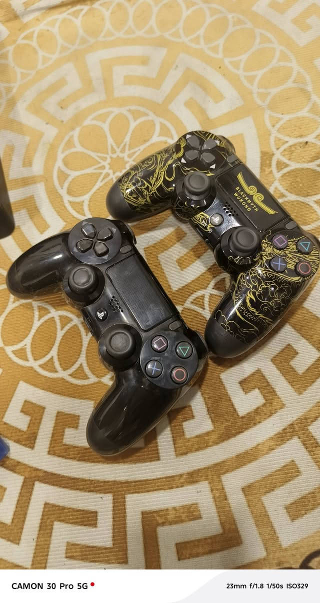 بلي فور سلم مستعمل  جهاز نظيف ومامصلح ولامهكر  هارد واحد تيرا ويا جوستيك اثنين وقراص 
gta v, battlefield 4 
 مع حامل مال بلي وياها فانات للتبريد
رايده ب250 قفل
متوفر وتساب
***********
