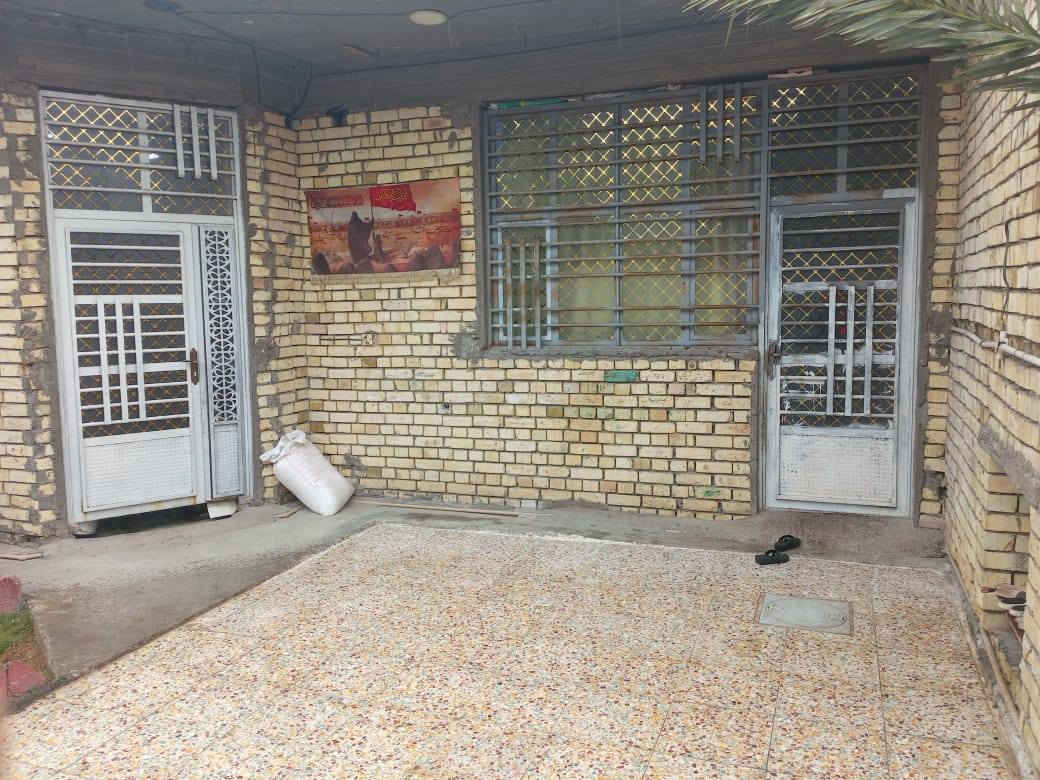 السلام عليكم دار للبيع 200 متر طابق واحد بغداد الكمالية بستان علي كمال  عل شارع شارع بيت مراد بل بداية بناء جديد ***********
