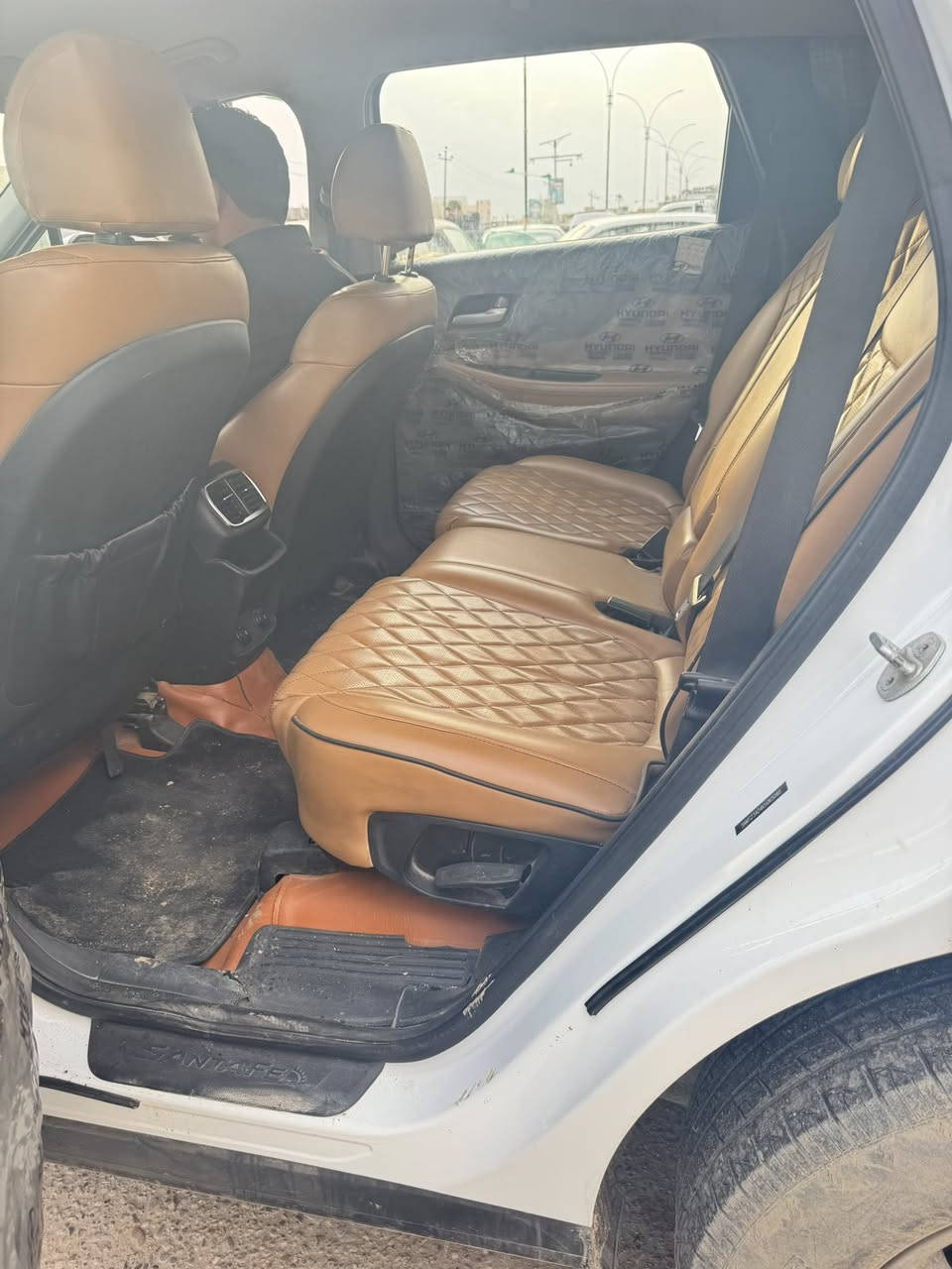 سيارة سنتافيا مديل 2019وارد مريكي
سياره رقم ميسان 
1-محرك سياره 2400
2-سياره سايد مبرك دكمه
3-تبريد ثالث قطع 
4-بيه فقط ثالث قطع صبغ بنيد+جنطه +شويه باجاملغ خلفي 
سياره فول حلوه 
5-كشنات جلد 
6-مانع نزلاق
7-ثالث أنواع قياده 
8-مثبت مسار 
هواي مواصفات بيها
سياره ماشيه 84
سعر سياره 155وبيها مجال 
مكان ميسان سياره تحويل 
***********اتصال
*********** واتساب
