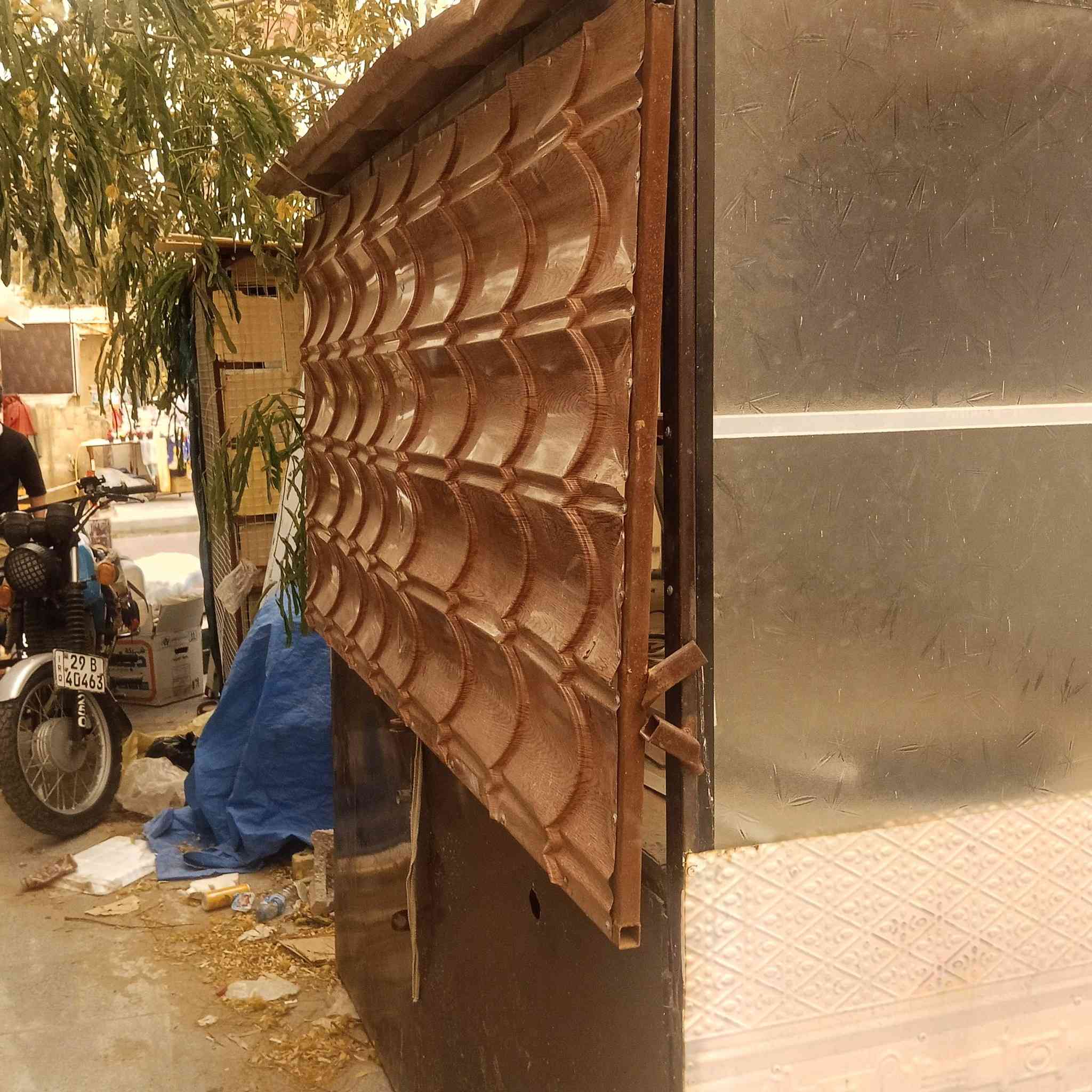 السلام عليكم عربانه مال عصائر للبيع مترين يعرض والارتفاع مترين عربانه تسكام سعر 350 الرقم ***********
