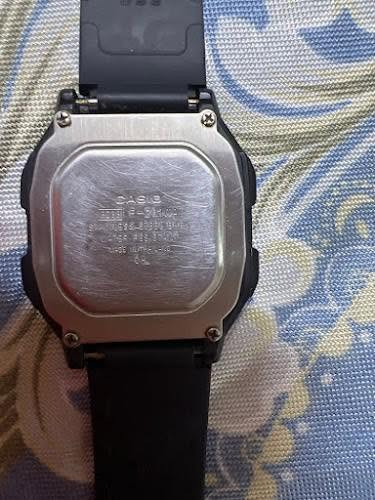 ✨ ساعة كاسيو  (Casio) ديجيتال أصلية - بالة أوروبية ✨
الصنع: أصلي، صناعة تايلاند (Made in Thailand).

 المواصفات: 5 منبهات، إضاءة شاشة، وتقويم كامل.

 القياس: 34 ملم  نطيني سعر وبلعافيه


**إذا كنت صاحب هذا الإعلان وتريد حذفه لأي سبب، رجاءا أرسل رسالة إلى الدعم الفني**