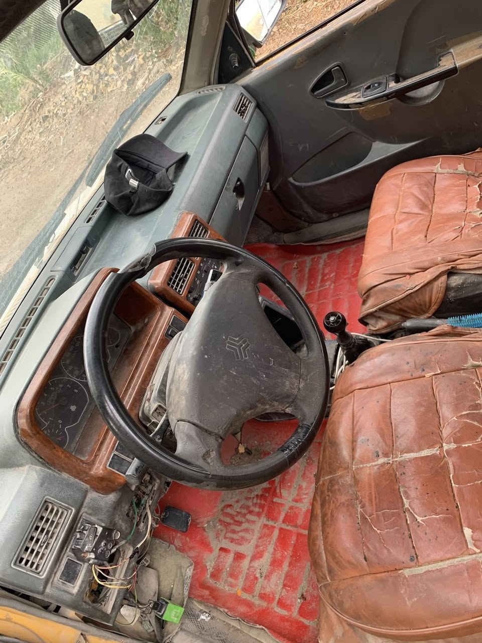 السلام عليكم سايبه رقم نجف مكينه نص ونص بيه دخان  شواصي نضيفه راعي موجود  السعر (٨)
المكان النجف ناحيه العباسيه ‭٠٧٨٧ ٥٢٤ ٢٣٣٣‬
