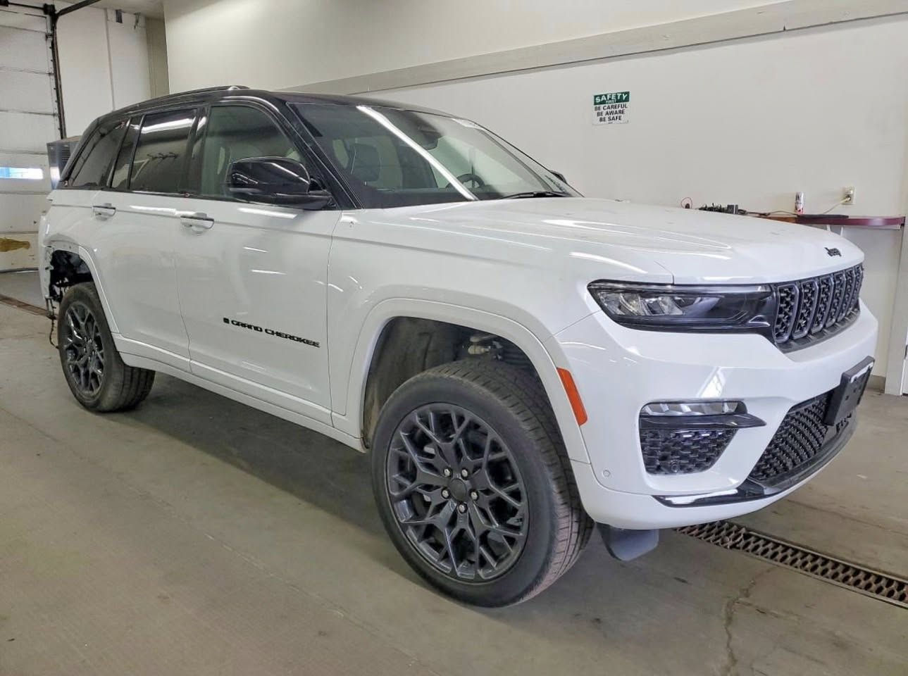 🤍بسم الله على بركة الله 🤍
مزاد السيارة :🚗  جيب كراند شيروكي سومت 2025
الضرر : كما موضح بالصور المرفقة
تاريخ المزاد :: الجمعة  2026/3/27

سعر السيارة :: يحدد في  المزاد 🔒
للمزايدة ولشراء السيارة :: الحضور الى المكتب 💁🏻
مدة الوصول من 50 الى 90 يوم  🚢
عمولة المكتب 200 دولار فقط 
يتم تخليص السيارة عن طريق  المكتب 📑 

الفرع ألاول ألانبار الفلوجة مجاور مطعم حجي حسين 
وليد:***********
يوسف:***********

العنوان الفرع الثاني 
✅رمادي ✅
✅شارع عشرين✅
✅مقابل مطعم كباب الساطور✅
للأستفسار الاتصال على الرقم التالي او مراسلة الصفحة📱
غيث ***********

أوقات الدوام من الاحد إلى الجمعة ⏳
من 4:00 عصرآ  الى 10:30 مساءآ 🕓 

‏#IAAI #iaai 
‏#COPART #copart
#العراق #الفلوجة#الرمادي 
#سيارات
#مزاد_السيارات_الوارد_الامريكي
#مزادات_السيارات #الوارد_الأمر
