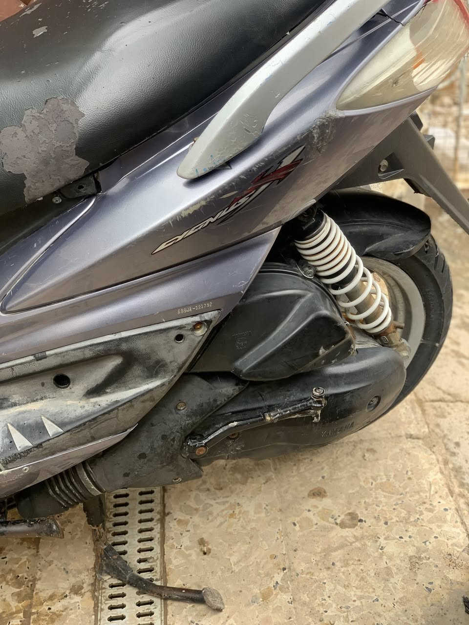 سكنس فحل كامله سلف هندر نكره الدراجة كامله كلها ابلاديه وختم واحد ابريكات دبلات تايرات كله ابلادي ونضيف كهربائيات كلها شغاله اوراقها موجوده الدراجه المحرك لاصوت لاتبخير لانضوح ناعم وابلادي كابريتر وسلف ابلاديات ما مفتوحات جيب وياك عشر فيتريه السعر 550 مكاني بغداد العبيدي شهداء الثالثه***********
