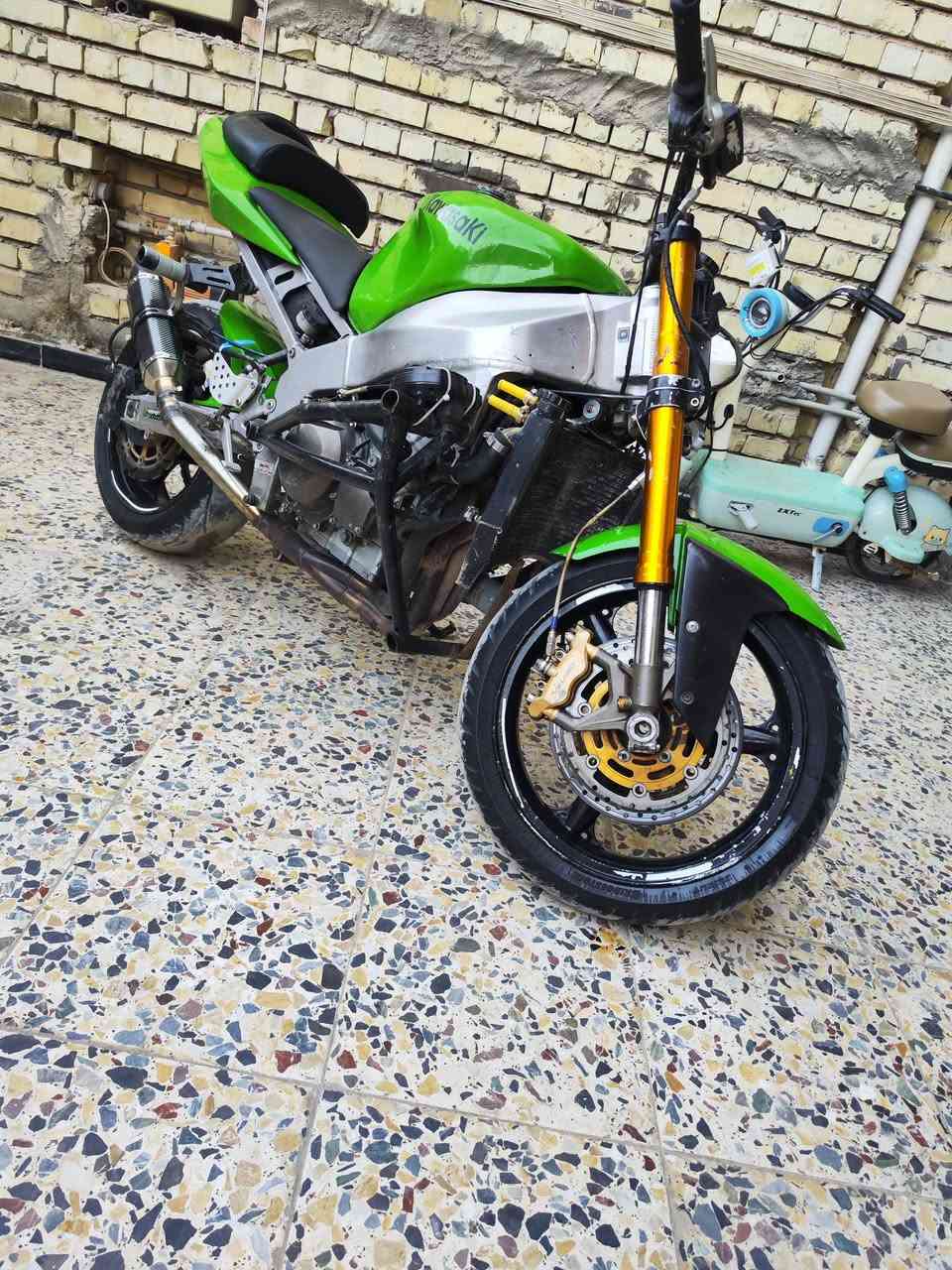 السلام عليكم كاوسكي مال لعب مكينة اول فتحة يم مصطفى مشمش
شرط اول ثاني ثالث تعلك
تجي تفحص براحتك اذا بيها خلل خسار كراويك 
سعرها خاص ومناسبة  .ما عجبك المنشور اعبرة سكن بغداد #غزالية ***********
