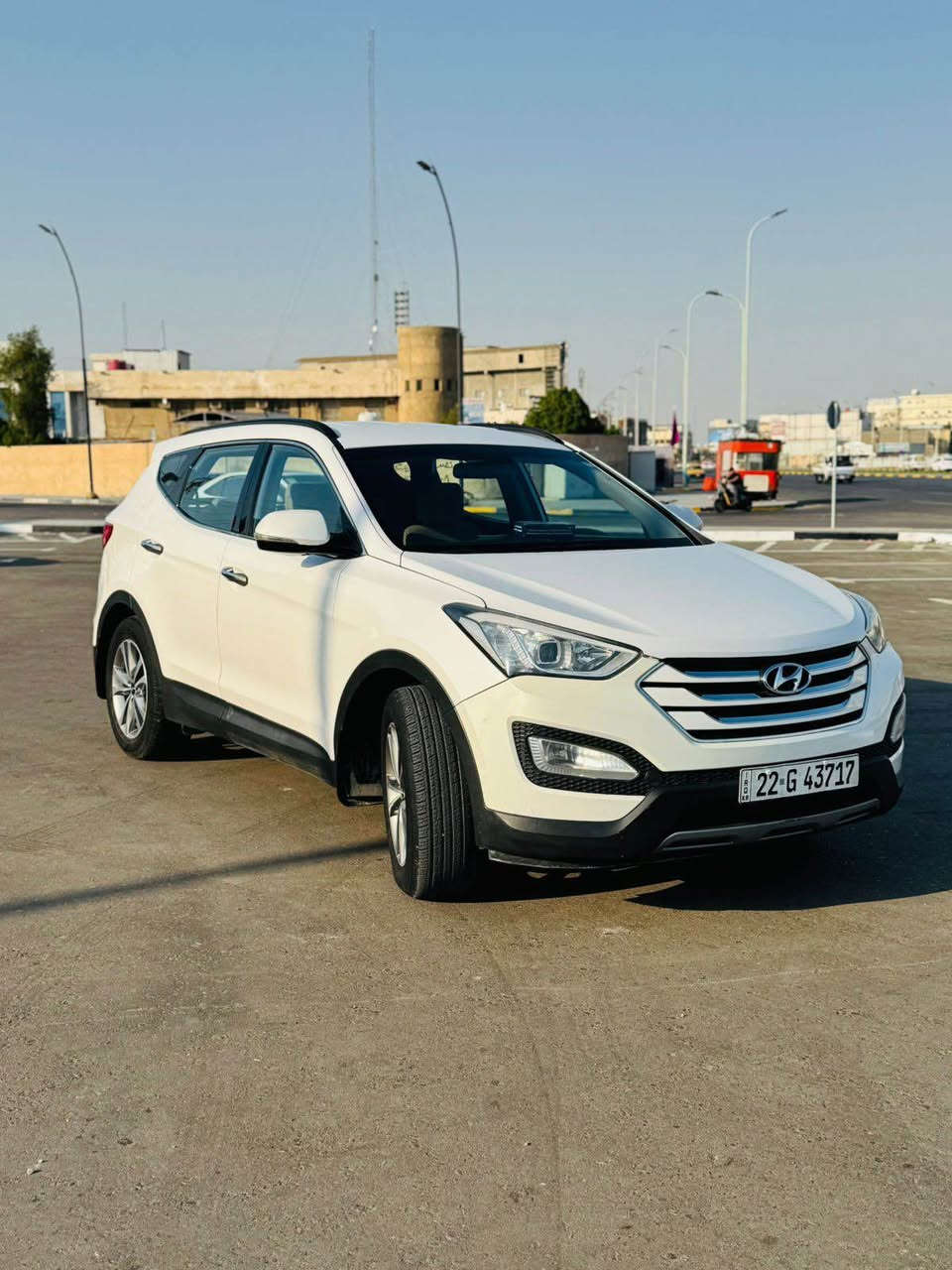 السلام عليكم سنتافي مديل 16 للبيع 
خليجيه 4 سلندر  رقم أربيل الجديد بيها وكاله 
سنويه جديده تنتهي 2028 
السياره بيها قبق جنطه صبغ صغير 
ومبدل كازكيت 
سياره نضيفه جداً 
السعر 165 وبيها مجال بسيط ⚪️
الاستفسار اكثر الاتصال على هاذ الرقم 
*********** Singapore
