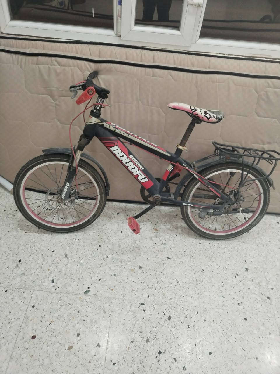 سلام عليكم
غراض للبيع العنوان الدوره ابو طياره
الطباخ سعره 50
الطبلات صاج سعرهن 50
سياره الشحن نضيفه بس نقص بطاريه سعرها 50
جهاز الرياضه بي شويه فطر واضح بالتصوير سعره 25
البايسكلات ثنينهن ب 35


**إذا كنت صاحب هذا الإعلان وتريد حذفه لأي سبب، رجاءا أرسل رسالة إلى الدعم الفني**