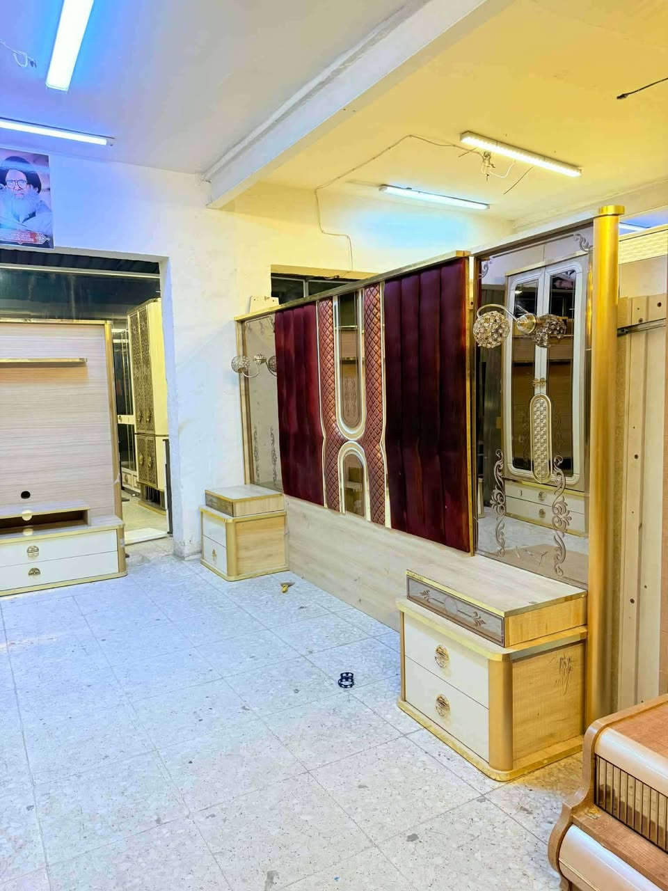 ✨ غرفة تركي 🇹🇷 ملكي 8قطع
نظام ابواب 
سرير مخزن عملي 
 قماش وتر بروف أصلي
✨ نظافة 90 /💯
 شد ونقل مجاني داخل بغداد
توصيل للمحافظات بأسعار رمزية


**إذا كنت صاحب هذا الإعلان وتريد حذفه لأي سبب، رجاءا أرسل رسالة إلى الدعم الفني**