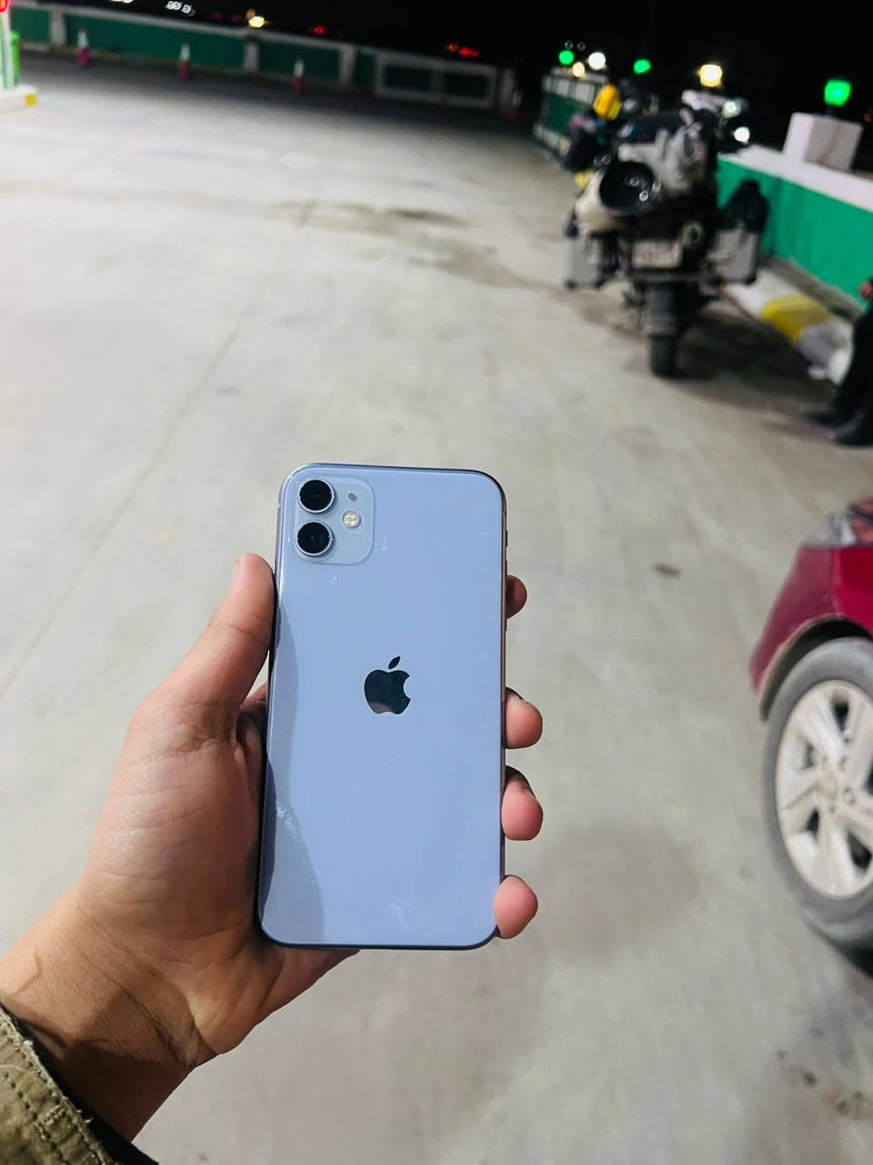 السلام عليكم
ايفون 11 عادي دبل خط وليس تك!
ذاكرة 128 لون البنفسجي أكثر رغبه 
مبدل فقط مبدل بطاريه 
بطارية 78 بس والله العظيم جهاز ميصرف يضل يمك ولا تبدل بطاريه اصلن جهاز ميصرف 
فيس إيدي شغال 
شخط مابي نظافة فول 
السعر 250 مكاني تكريت البوعجيل *********** بي مجال قليل وسلام عليكم ورحمه الله وبركاته
