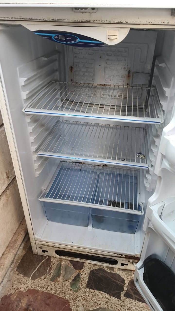 ثلاجتين للبيع يشتغلن ما بيهن اي عطل سعر الوحده ١٠٠


**إذا كنت صاحب هذا الإعلان وتريد حذفه لأي سبب، رجاءا أرسل رسالة إلى الدعم الفني**