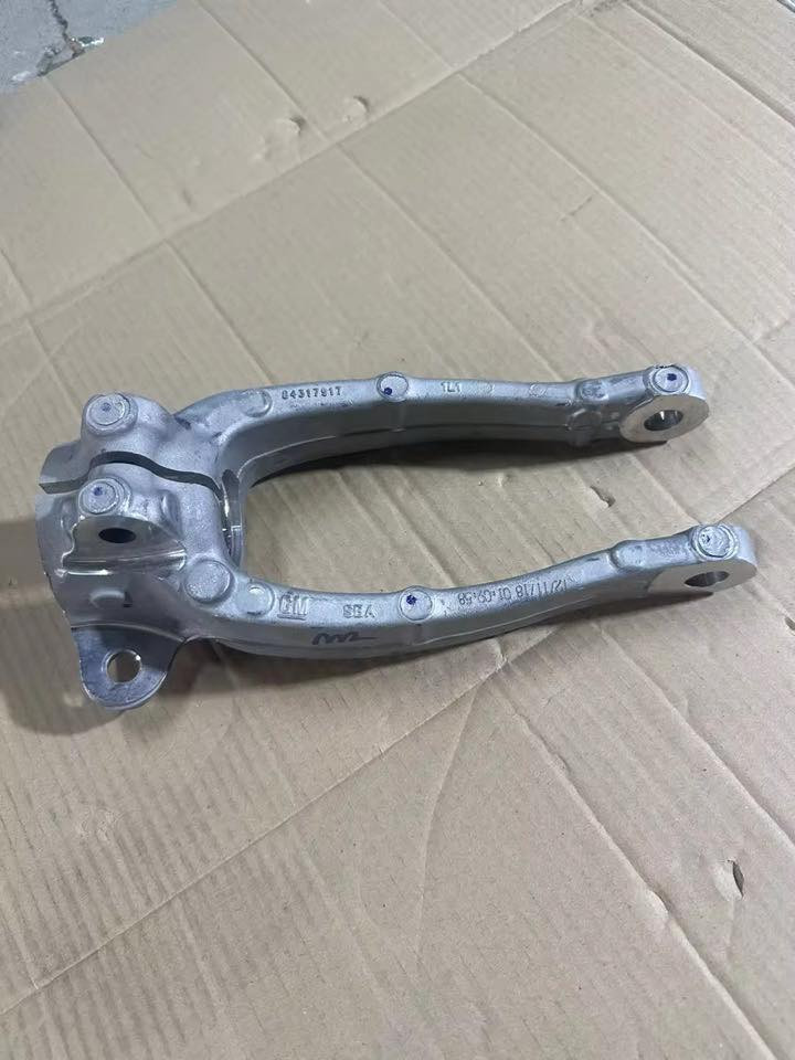 قطع غيار CT6  سياره 4 ويل   حداده خلفيه واناميه
للتواصل ***********
***********
