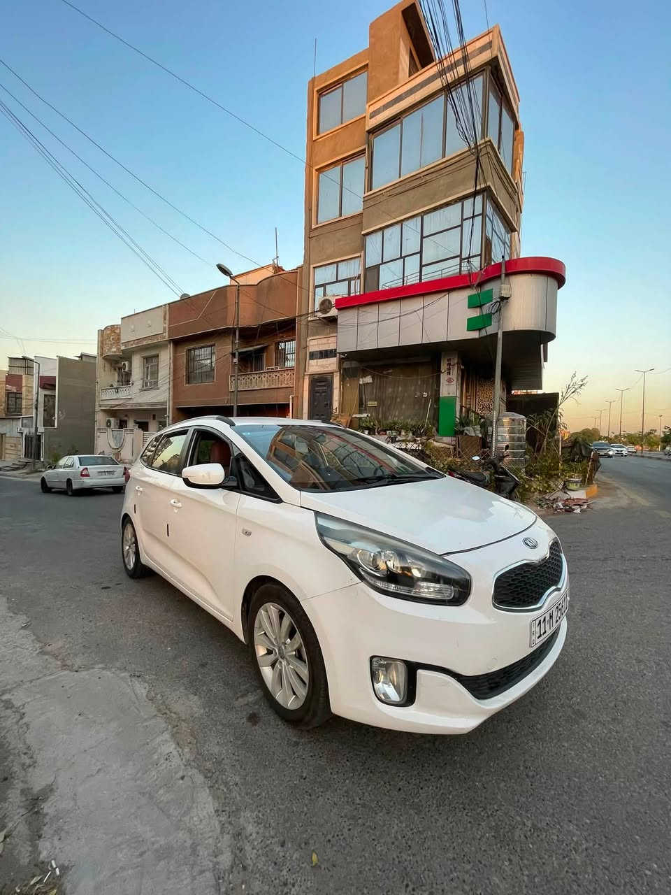سلام عليكم كارنز ٢٠١٤ خليجي بأسمي بغداد بيها صبغ باب خلفي وصندوك مكاني بغداد ***********
