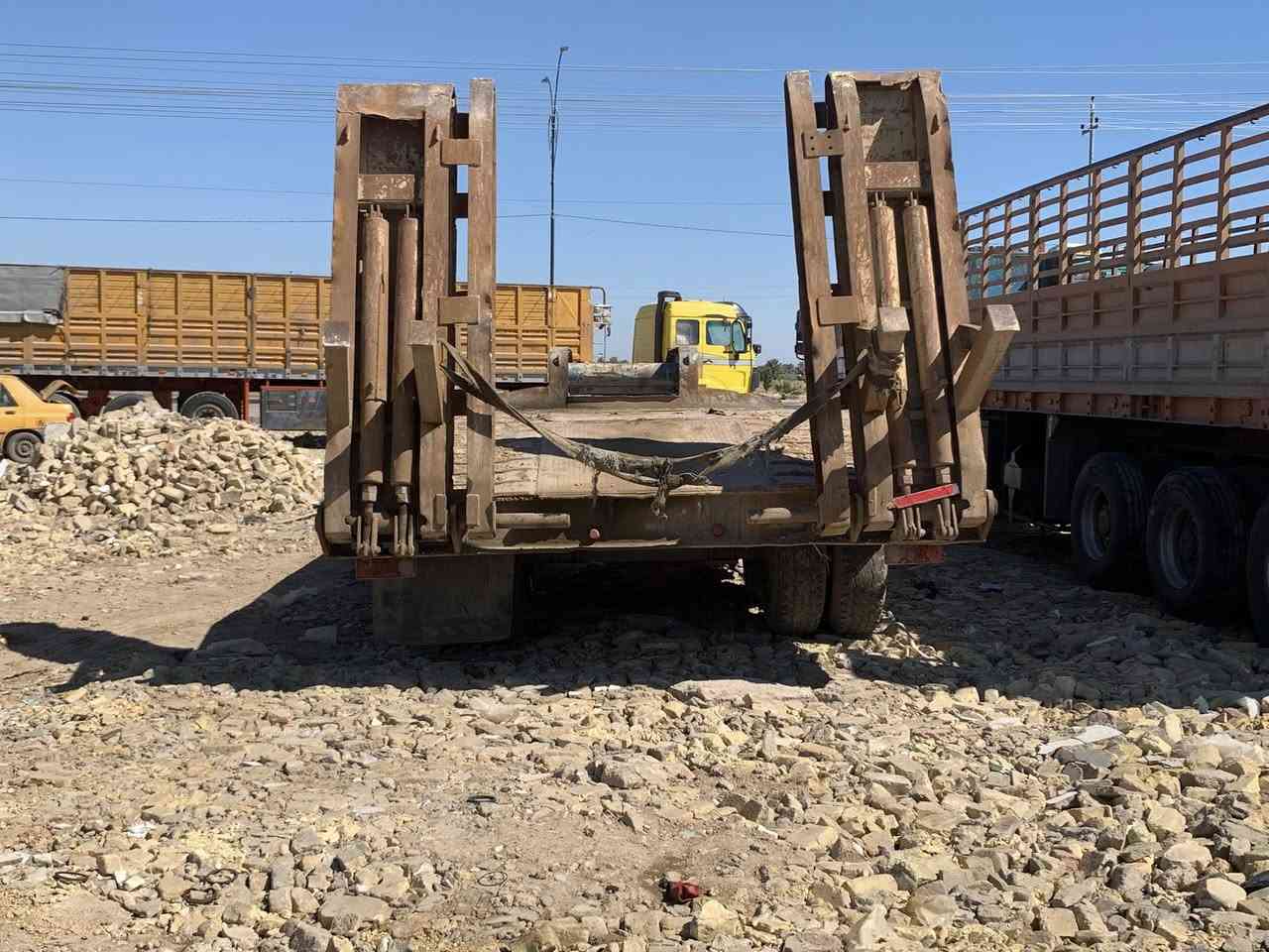 السلام عليكم عربانه لودر الالماني للبيع نظيف العرض ٣,٢٠ والطول ٧ امتار رمباته جدد وشاصيه مكفول لودر نظيف مكاني العمارة للاتصال 
***********
