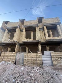 بيوت تون عدد 3 للبيع   المساحه 72 متر   الواجهة 4 متر   يحتوي على 4 غر...