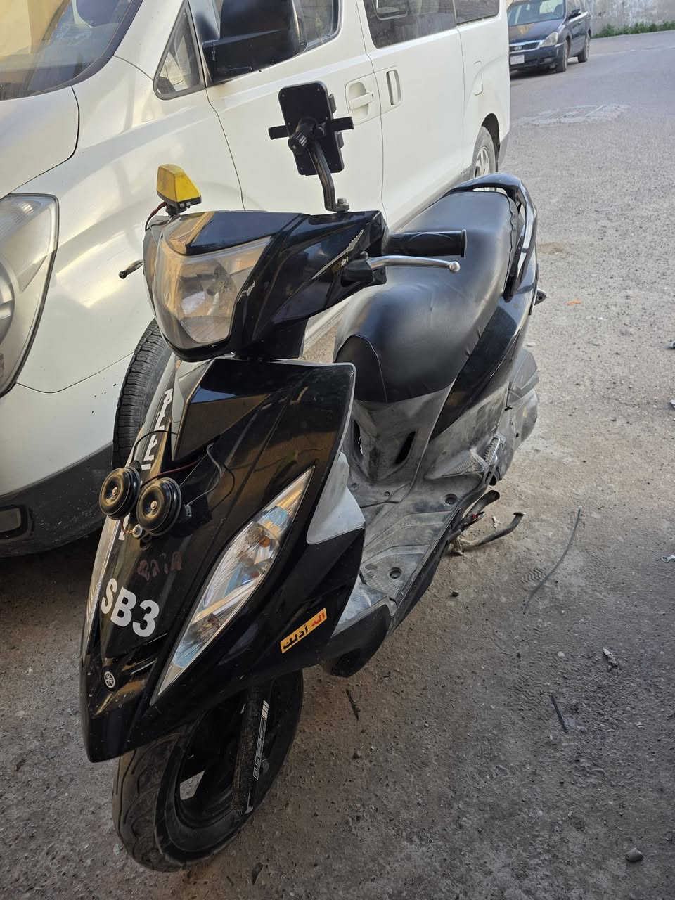 سلام عليكم
دراجه جيتي ار نضيفه كلشي بلادي ومختم من كلشي اوراق كامله مصار هواي من نزلتهه الله شاهد 
دبل خلفي جديد 
هورن امامي 
سماعه 
ستان تليفون 
صالنصه رياضي بس البلاديه موجوده الاصليه مالتهه 
حبايب عارضهه اب 1000 الف مو شراي لاتدخل فدوه اروحلك لاتعبني دراجه كدامك 

مكاني بغداد سبع ابكار
تواصل عل رقم او هنا او واتساب 

***********
