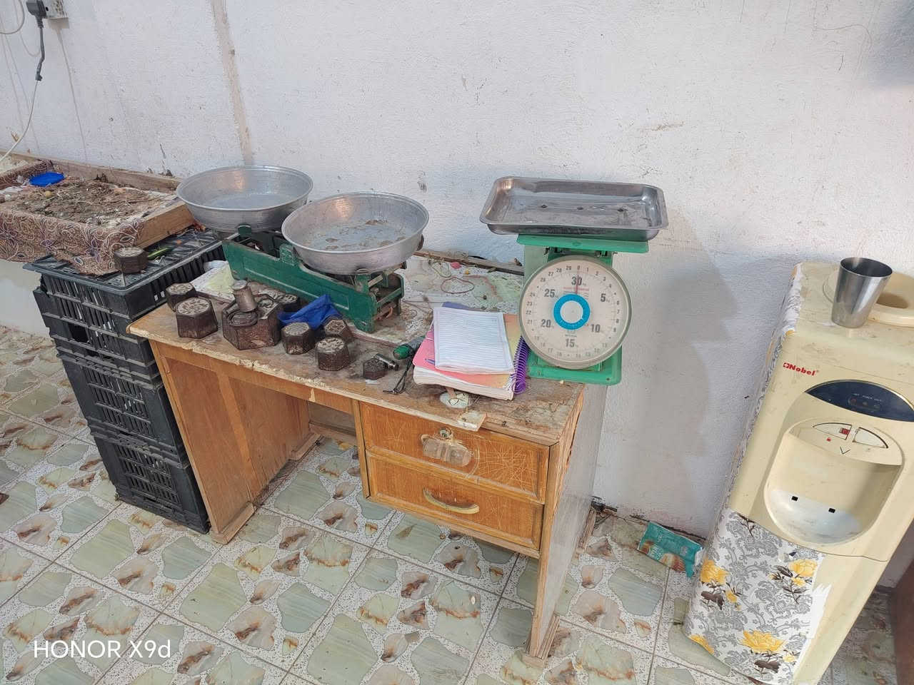 غراض محل للبيع ميوزه وميزنات وباراد ومبرده جديده استعمال اقل الشهر *********** مكان بابل طهمازيه
