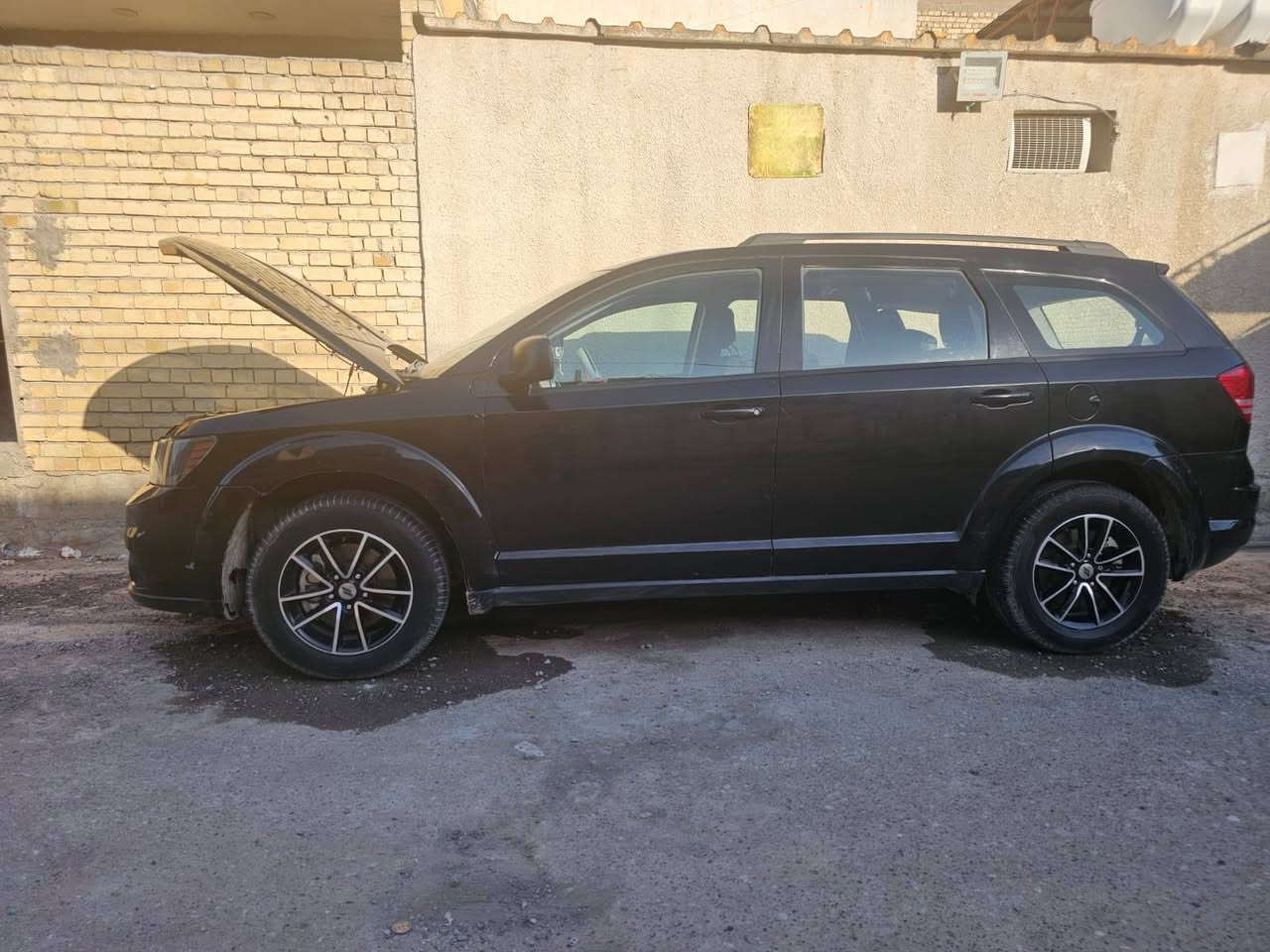 دوج جورني موديل ٢٠١٨ لون اسود محرك ٢٤٠٠ ثلاثة قطع تبريد رقم نجف مشروع وطني مكان السيارة في بغداد  للإستفسار  *********** السعر. ١٥٠ ورقة وبيها مجال بسيط  ..
