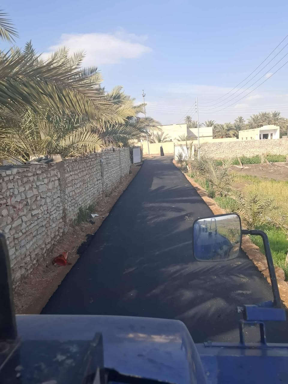 السلام عليكم مستعدين لتبليط الشوارع الحكوميه والزراعيه وباسعار تنافسيه كافة المحافظات للاستفسار ***********
