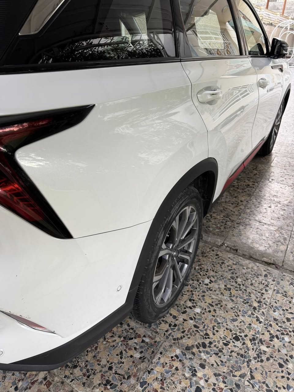 شانجان cs75 موديل 21 نظيفه جدا  ماشيه 59000 فوول مواصفات للأخير مكفوله وجاهزه من كلشي السعر 23500 مليون واذا قسط مقدمه 12 مليون وكل شهر 700 الف السعر الكلي 31 مليون مكانه الدوره ***********
