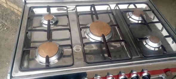 طباخ مستخدم قليل نظيف جدا خمس عيون مع اوفن كلة شغال على الفحص بسعر 225
وايضا متوفرة طباخات بأحجام أخرى ومواد منزلية وقنفات جديدة وبأسعار مناسبة 
العنوان حي السبل 
***********
