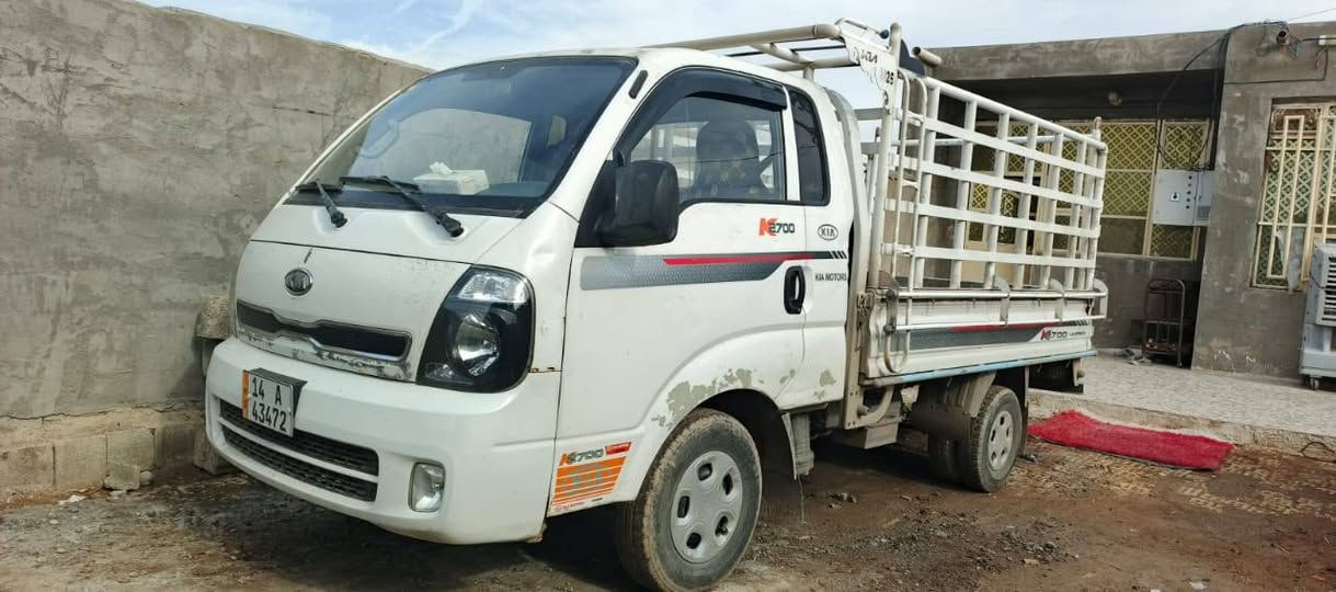 سلام عليكم
كيا حمل حلوه  بدون محجر  2013
رقم بصره بسمي تحويل ثاني يوم بغداد مكاني رقم 
السعر ب80 وبيه مجال رقمي 0773 154 0881
