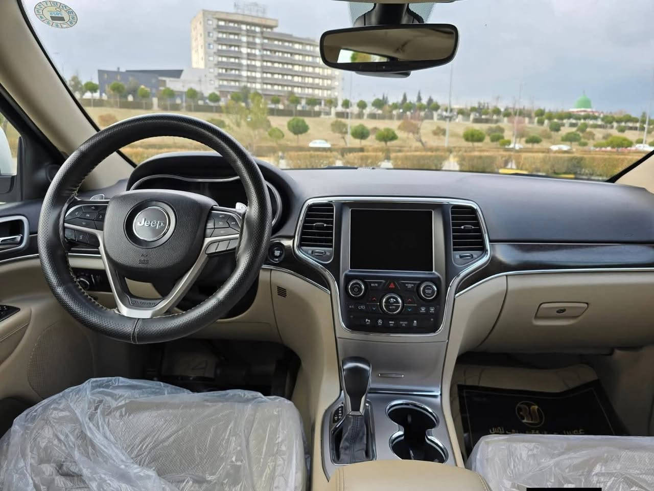 جيب گراند شيروكى 2018 وكاله شريكه هالم (خليجي )  مواصفات ليمتدد بلاص . ثلاث شاشات .
 سياره كل شرط عل وضع بلاد شريكة مكفول كفال عام  . 
** ماشى 41 كم .

🟪 السعر  :: الطلب في التعليقات ويوصلك مباشرة ✍️ 📩

1_  سكف بانوراما  
2-كشن هيتر وكشن تبريت.
3-كشن كهربا ئي وكشن مساج.
4-استيرن هيتر *- استيرن شفطاط وتحكم *- مكان قرص سيدي
5-لايد ليد + لايدزينون.
6-مرايا هيتر *-مرايه حساس .
7-ئوتوبريك *-ئوتو ترافلايت *-ئوتوستارد. تحديد سرعه
8- 10 سماعة+ ديجه ي بل سندوق بلاد شريكه  
9-تبريد مركزي *-صندوق شفط .
10-يدات نيكل +يدات بصمه .
 11- مرايه شفطاط ومرايه رادار .
12- طايرات جديد شريكه سبيرمقدس مانازل .
13- زراكات ماء مال لايتات.
14 تحديد سرعه . شغال
15دعاميه كدام ودعاميه وره بي رادار وحساسات.
16- محرك وكير شرط وضمان .
كل جسم شرط عل وضع بلاد شريكة 
ملاحض/رقم جديد هزه وسنويه  كل جديد لي حد سنة 2030.

رقم تليفون صاحب سياره.
***********
***********
