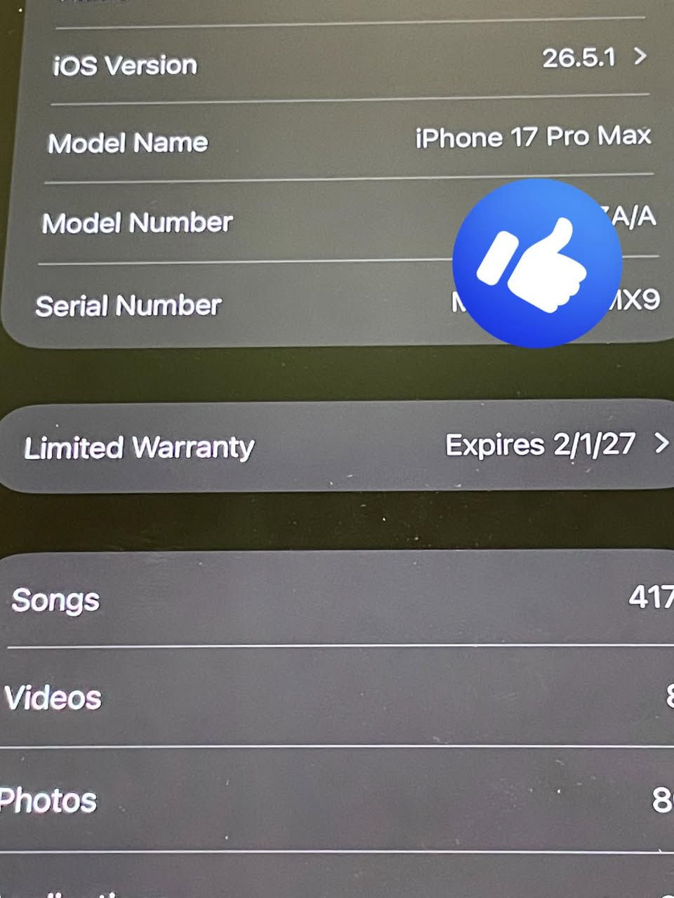 Iphone 17 pro max 
256gb
الجهاز خالي من العيوب عدى الشخط الصغير الموضح في الفيديو واتصور بسبب الكفر
عموماً
"الجهاز سيم كارت"
السعر المطلوب هو 1850 غير قابل للتفاوض ابداً
*********** واتس اب
