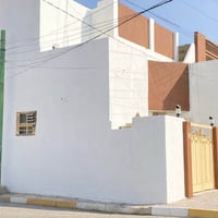 بيت ركن طابقين 110م واقع حال الموقع تجاري و مُميز ، بي 4 غرف نوم واستق...