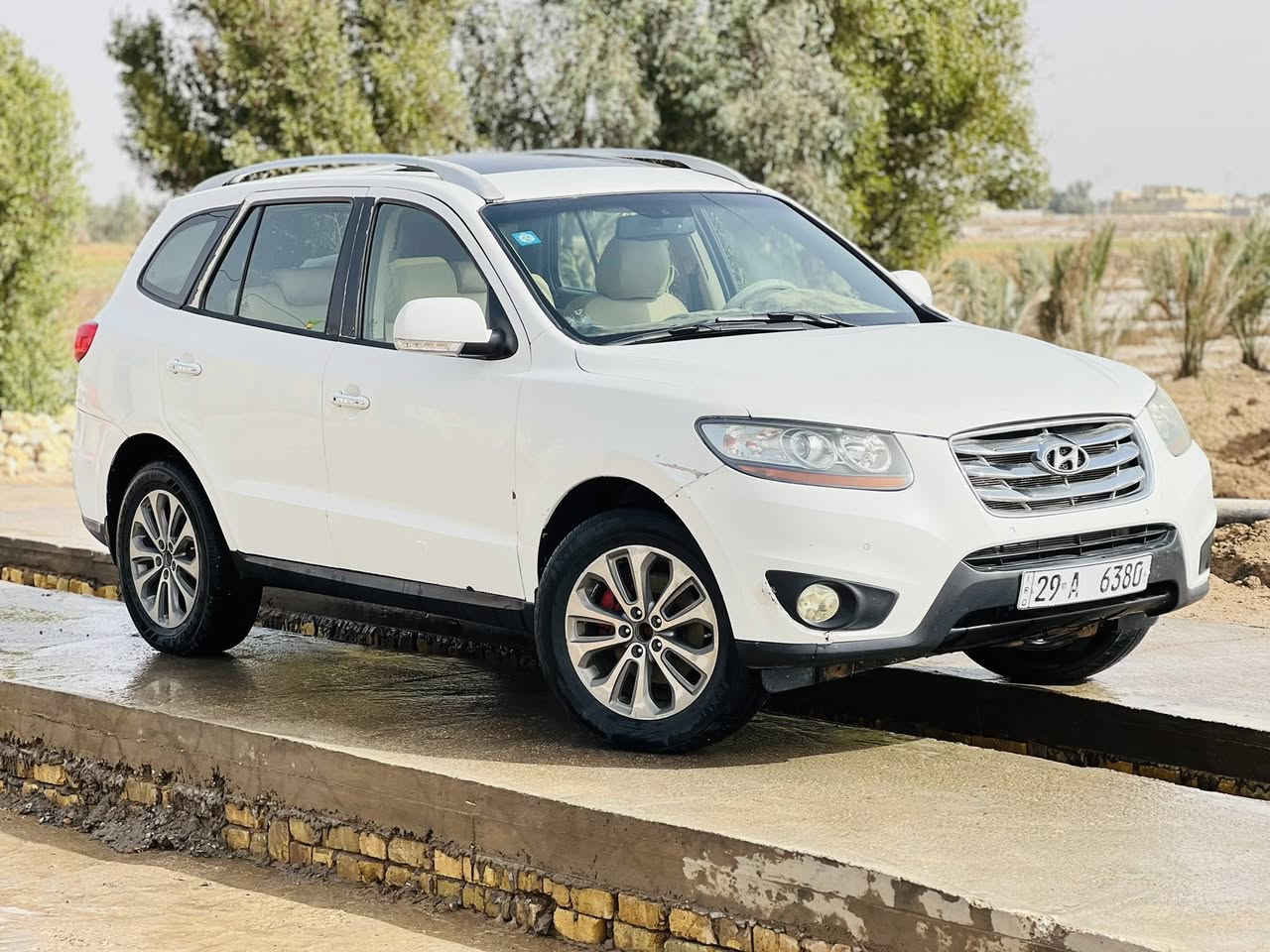 السلام  عليكم سنتافي2012 رقم  واسط دولي باسمنه ل28  فول موصفات 1/1محرك 6v الموصفات بصمه  3 قطع تبريد فتحه كشن كهرباء تبريد بيانو 7 راكب مكفوله من العيب الشرعي لغود شواصي مكفوله  سياره متجايه تجيه بسيطه السعر 118 بيها مجال  
حداديه تخم تاير شرط فول جاهزه السياره مال جناي 
مكان السياره ناصريه قلعه سكر 
***********
