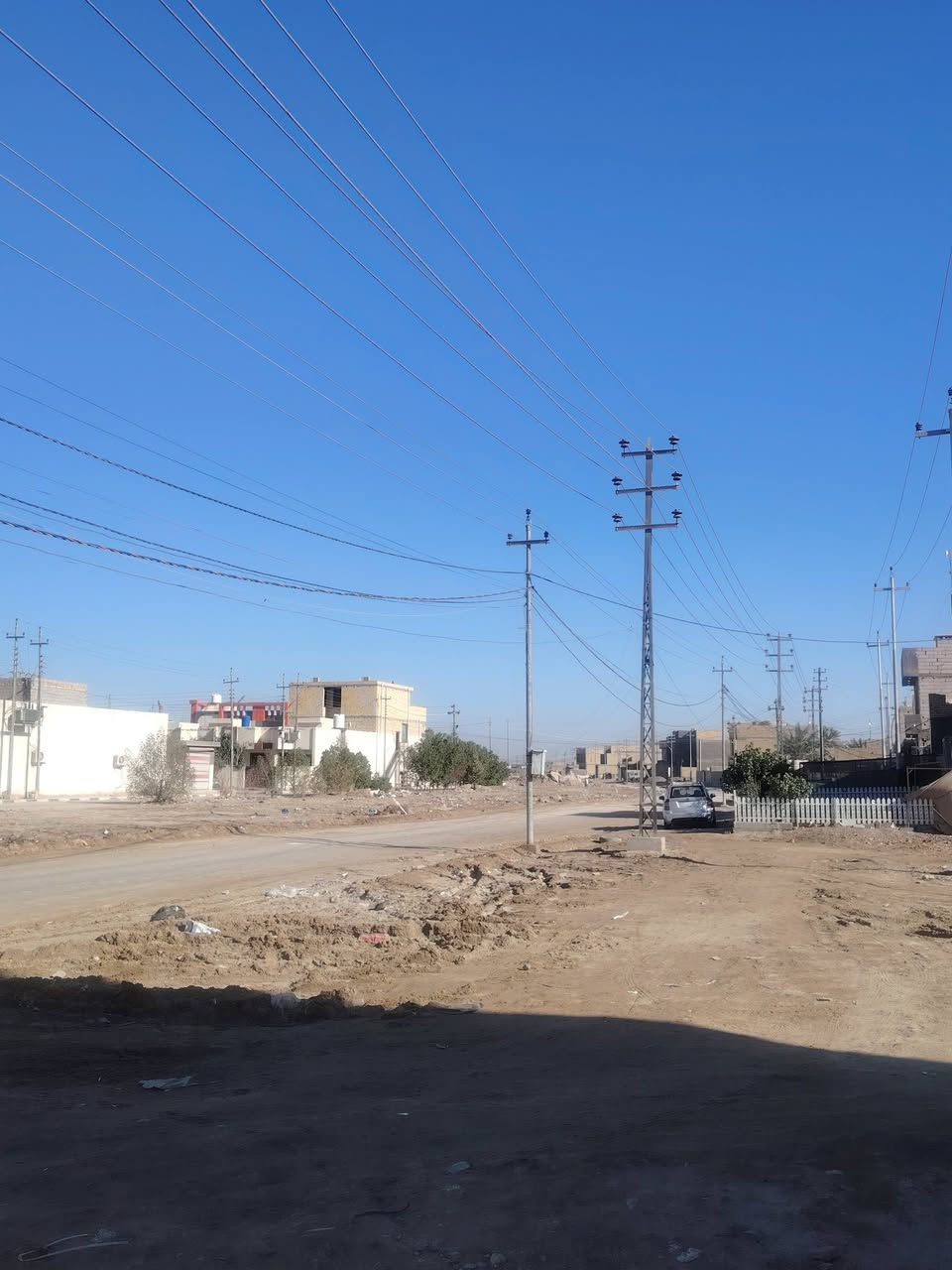 السلام عليكم قطعة ارض مساحة 120متر سعر 85مليون العنوان الاسكان الصناعي ال بوفياض قرب مجمع لوتين الطبي الاستفسار الاتصال ع رقم ***********
